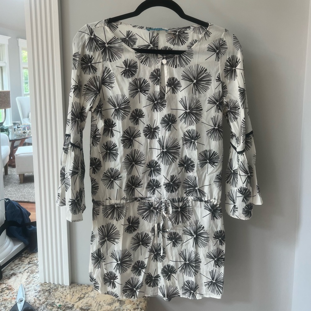 Alice + Olivia Monochrome Dandelion Print Blouse 95% Silk